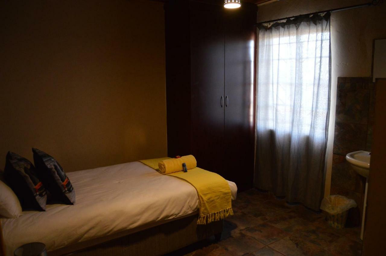 Esmarline Lodge Бритс Экстерьер фото
